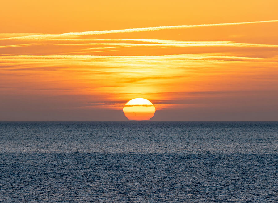 Dios está lentamente amaneciendo dentro de mí – Fernando Negro